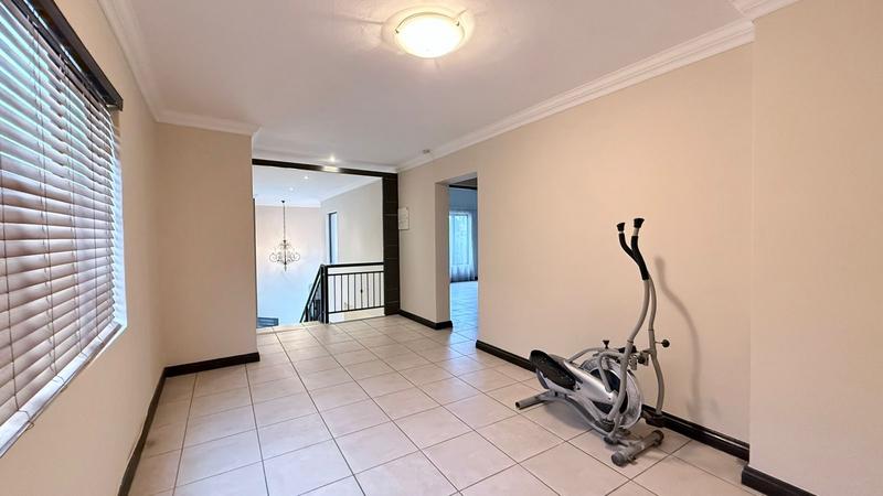 To Let 4 Bedroom Property for Rent in Midfield Estate Gauteng