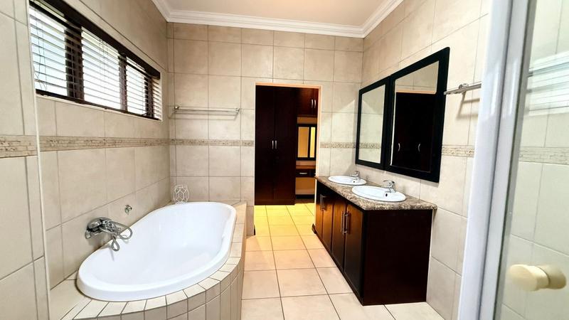 To Let 4 Bedroom Property for Rent in Midfield Estate Gauteng