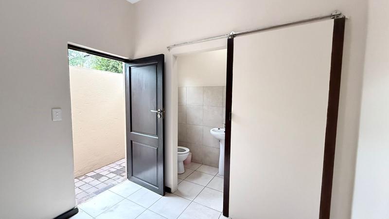 To Let 4 Bedroom Property for Rent in Midfield Estate Gauteng