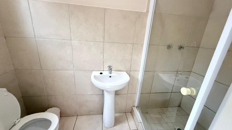 To Let 4 Bedroom Property for Rent in Midfield Estate Gauteng