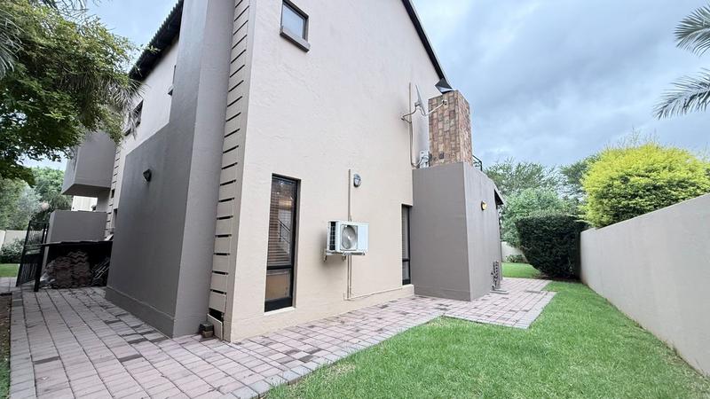 To Let 4 Bedroom Property for Rent in Midfield Estate Gauteng