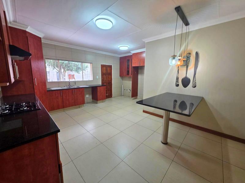 To Let 3 Bedroom Property for Rent in Nimrodpark Gauteng