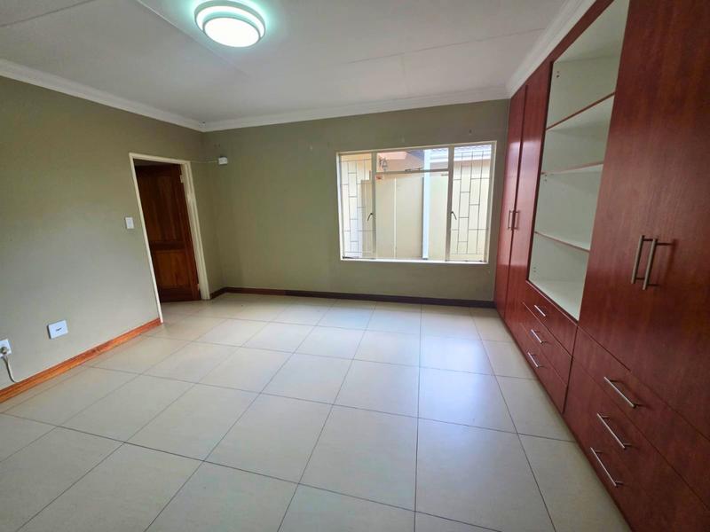 To Let 3 Bedroom Property for Rent in Nimrodpark Gauteng
