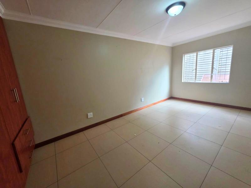 To Let 3 Bedroom Property for Rent in Nimrodpark Gauteng