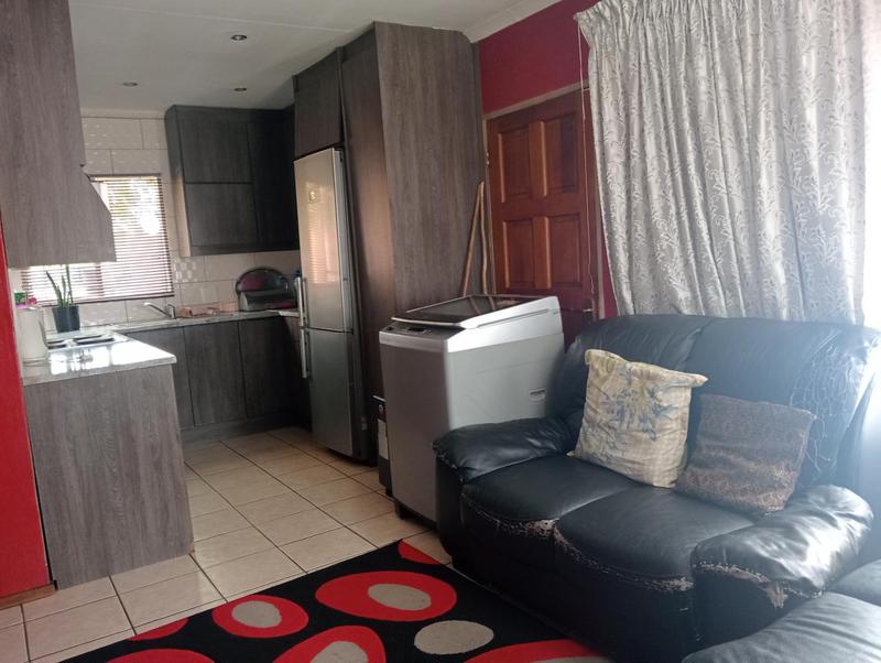 2 Bedroom Property for Sale in Protea Glen Gauteng
