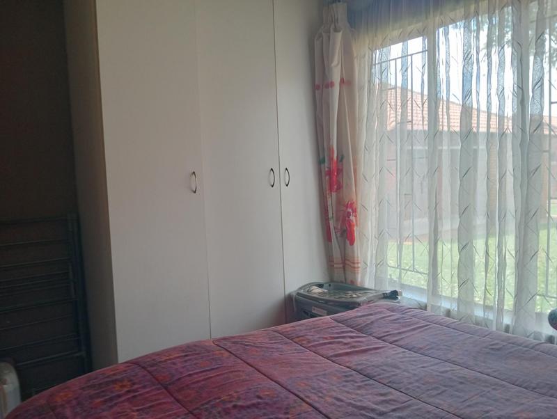 2 Bedroom Property for Sale in Protea Glen Gauteng