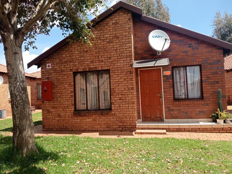 2 Bedroom Property for Sale in Protea Glen Gauteng