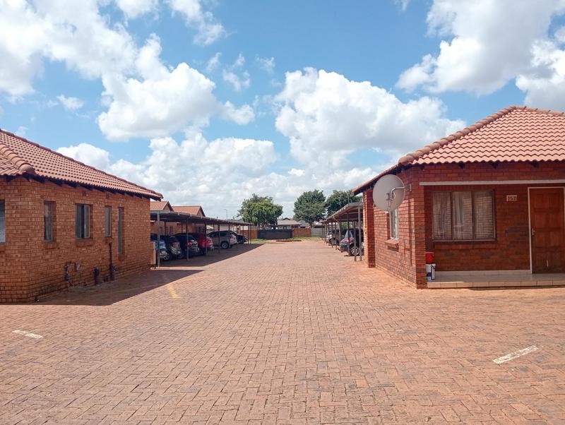 2 Bedroom Property for Sale in Protea Glen Gauteng