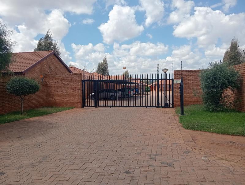 2 Bedroom Property for Sale in Protea Glen Gauteng