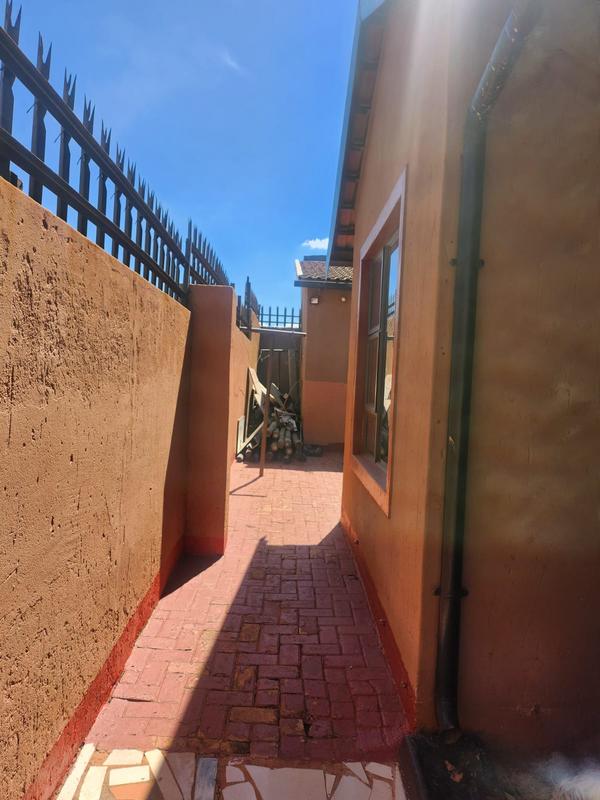3 Bedroom Property for Sale in Dobsonville Gauteng