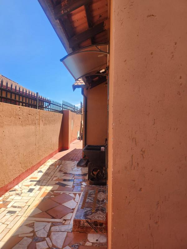 3 Bedroom Property for Sale in Dobsonville Gauteng