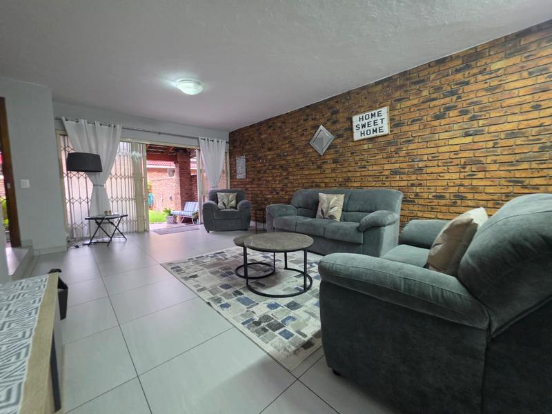 2 Bedroom Property for Sale in Brackenhurst Gauteng