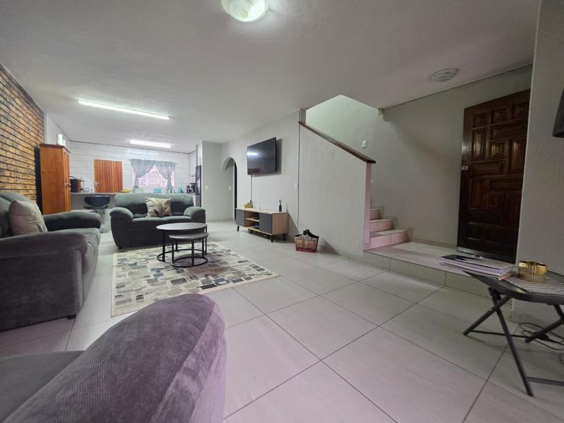 2 Bedroom Property for Sale in Brackenhurst Gauteng