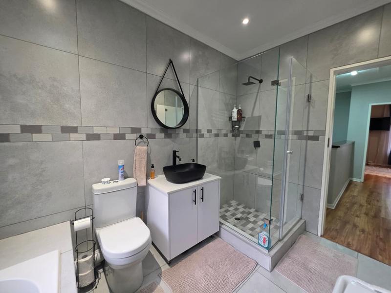 2 Bedroom Property for Sale in Brackenhurst Gauteng