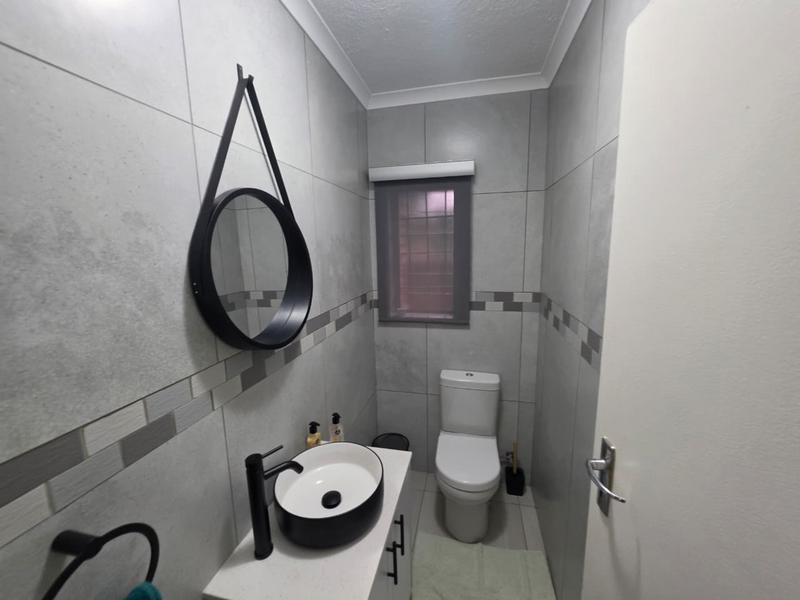 2 Bedroom Property for Sale in Brackenhurst Gauteng