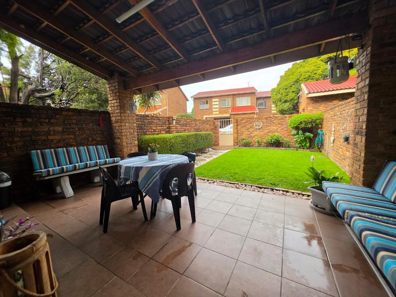 2 Bedroom Property for Sale in Brackenhurst Gauteng