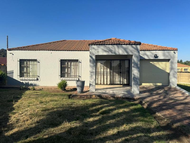 To Let 3 Bedroom Property for Rent in Struisbult Gauteng