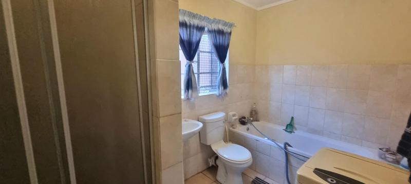 2 Bedroom Property for Sale in The Reeds Gauteng