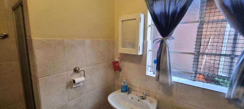 2 Bedroom Property for Sale in The Reeds Gauteng