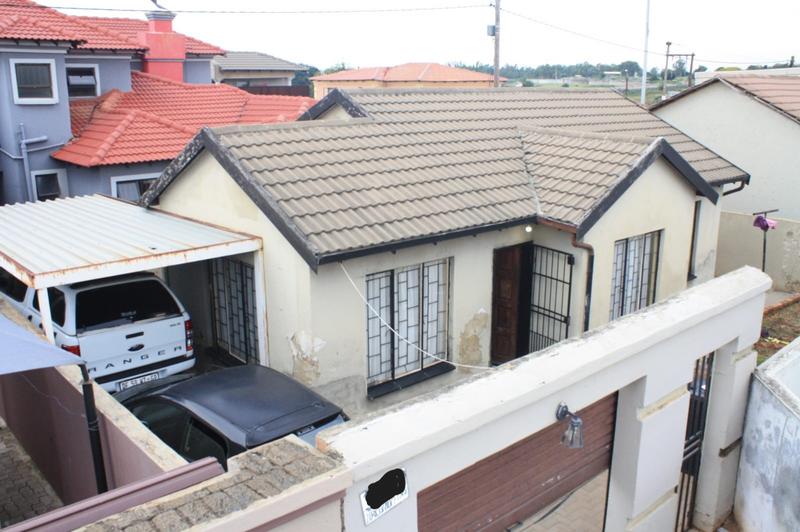 3 Bedroom Property for Sale in Clayville Gauteng