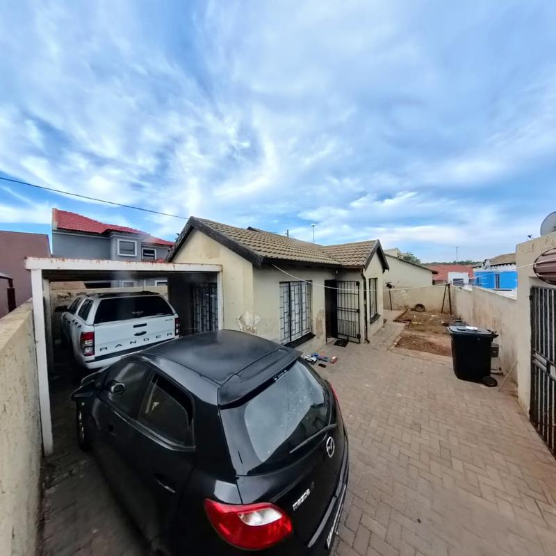 3 Bedroom Property for Sale in Clayville Gauteng