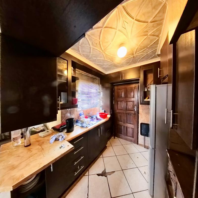 3 Bedroom Property for Sale in Clayville Gauteng