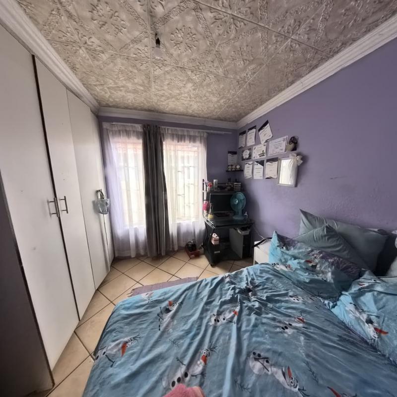 3 Bedroom Property for Sale in Clayville Gauteng