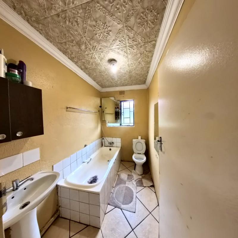 3 Bedroom Property for Sale in Clayville Gauteng