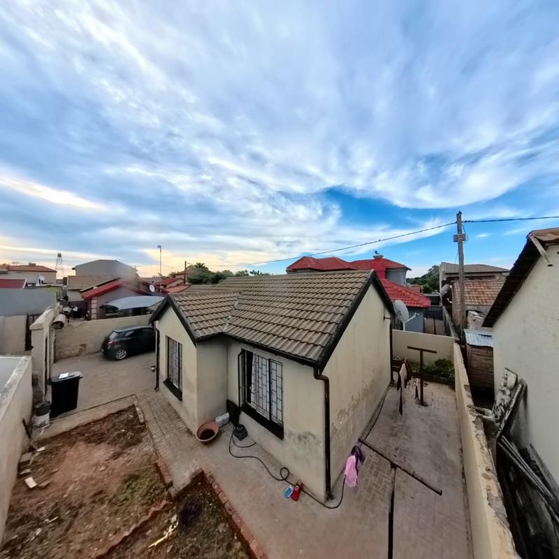 3 Bedroom Property for Sale in Clayville Gauteng