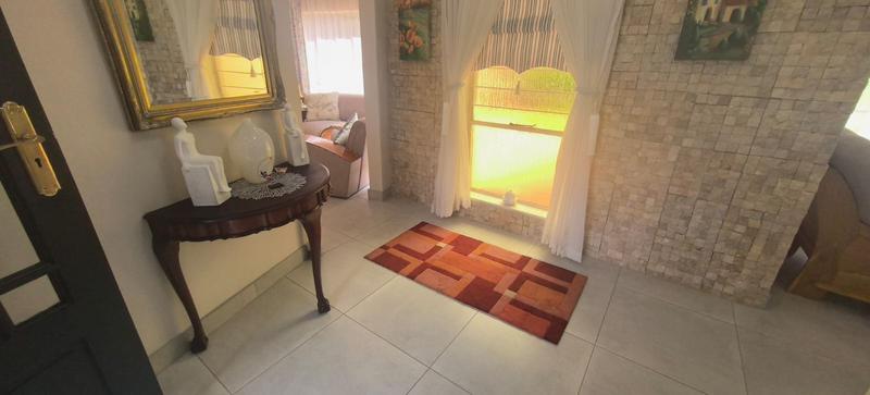 3 Bedroom Property for Sale in Wilro Park Gauteng