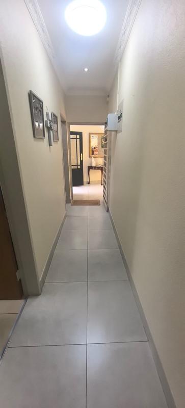 3 Bedroom Property for Sale in Wilro Park Gauteng