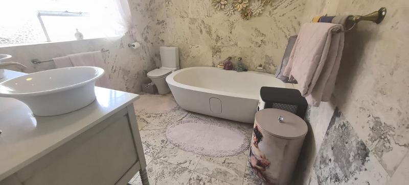 3 Bedroom Property for Sale in Wilro Park Gauteng