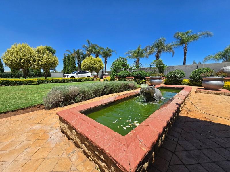 5 Bedroom Property for Sale in Kameeldrift East Gauteng