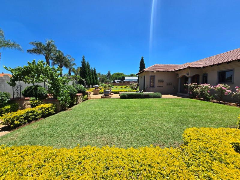 5 Bedroom Property for Sale in Kameeldrift East Gauteng