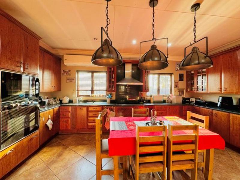 5 Bedroom Property for Sale in Kameeldrift East Gauteng