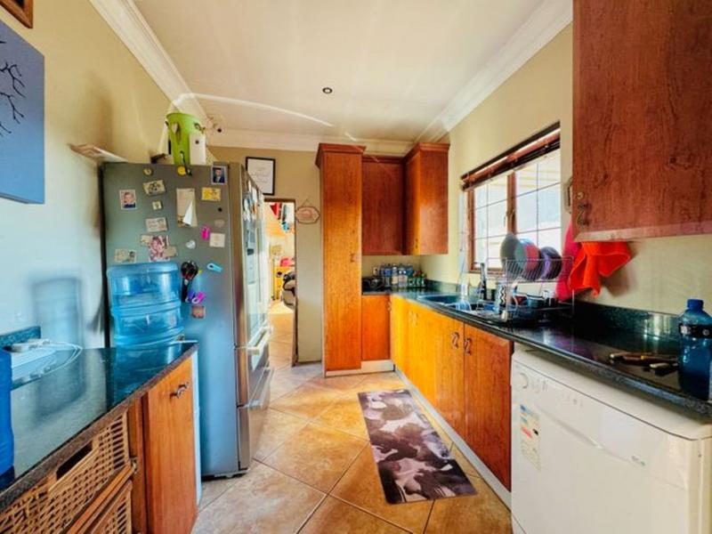 5 Bedroom Property for Sale in Kameeldrift East Gauteng