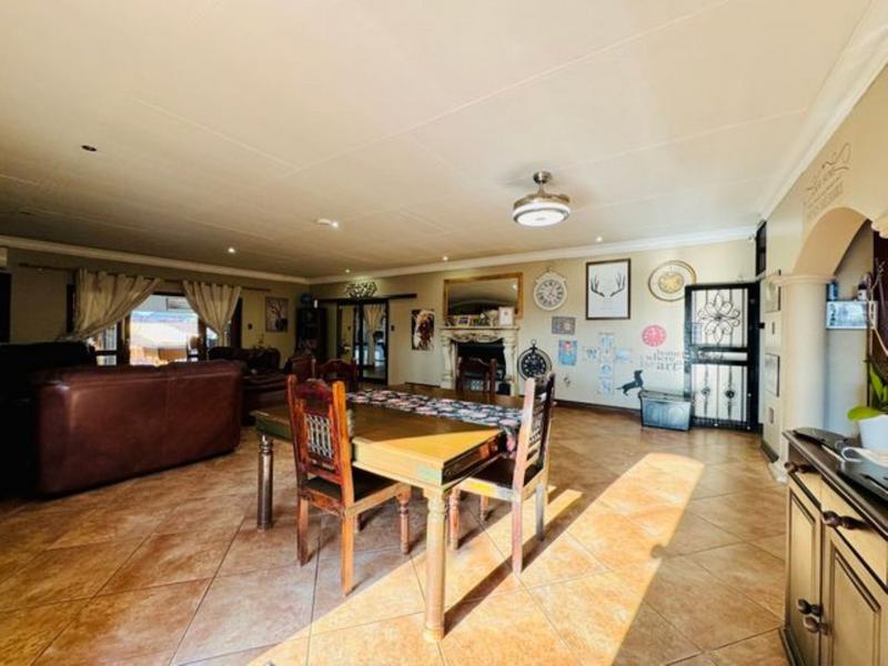 5 Bedroom Property for Sale in Kameeldrift East Gauteng