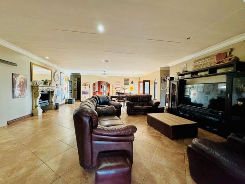 5 Bedroom Property for Sale in Kameeldrift East Gauteng