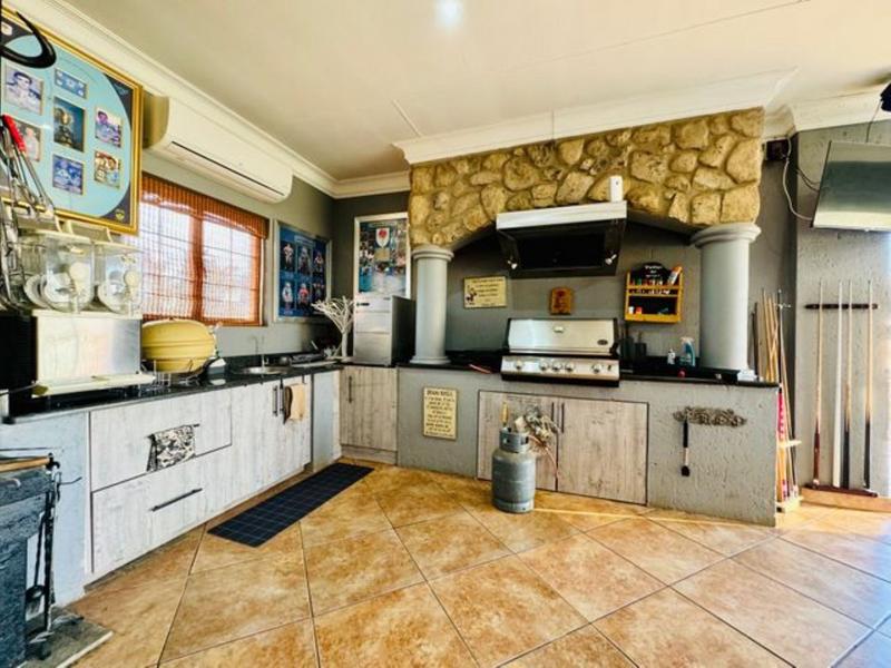 5 Bedroom Property for Sale in Kameeldrift East Gauteng