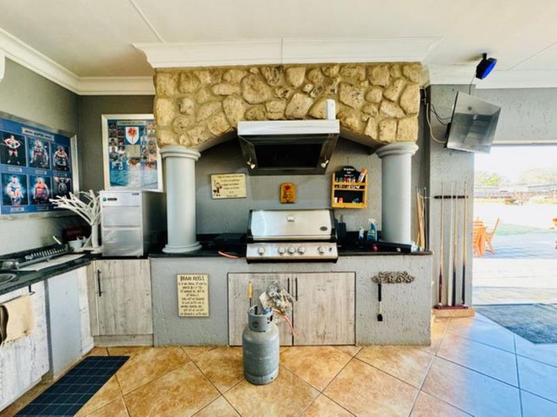 5 Bedroom Property for Sale in Kameeldrift East Gauteng