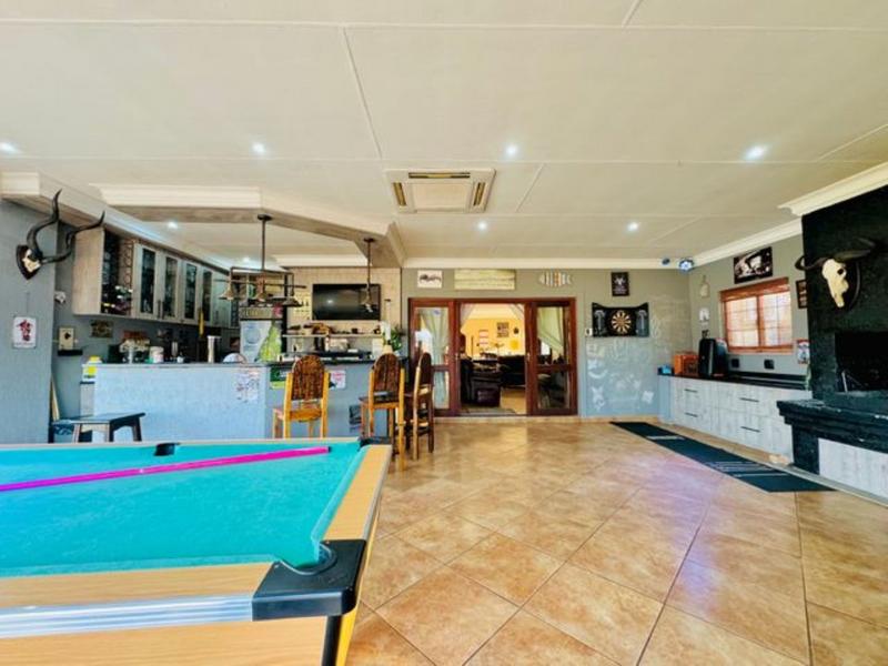 5 Bedroom Property for Sale in Kameeldrift East Gauteng