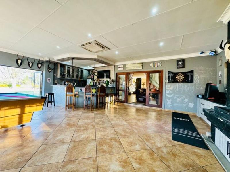 5 Bedroom Property for Sale in Kameeldrift East Gauteng