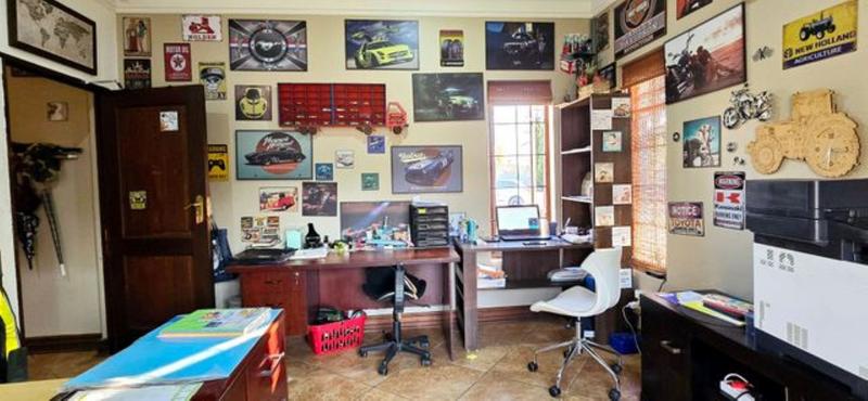 5 Bedroom Property for Sale in Kameeldrift East Gauteng