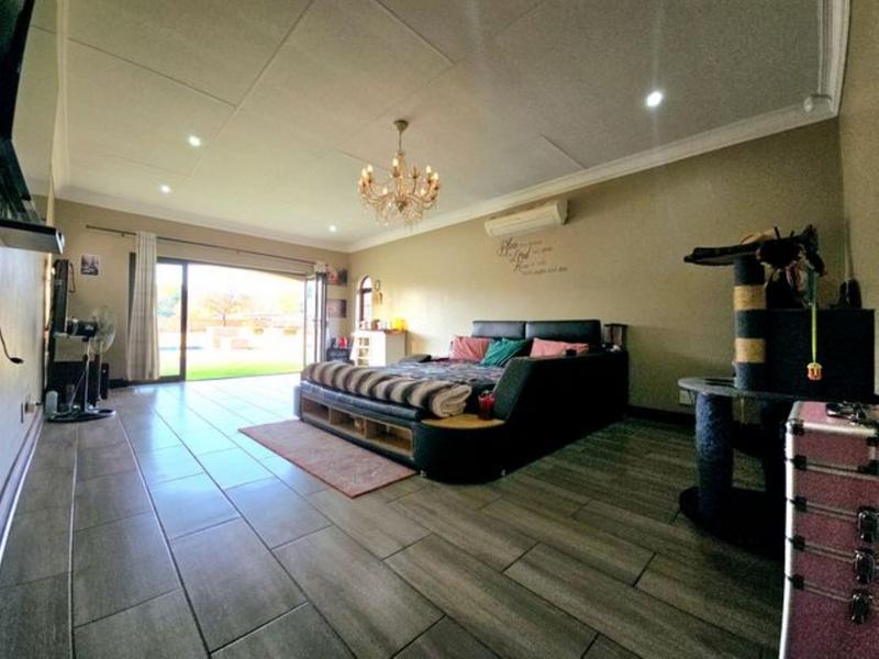 5 Bedroom Property for Sale in Kameeldrift East Gauteng