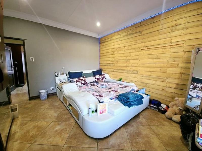 5 Bedroom Property for Sale in Kameeldrift East Gauteng