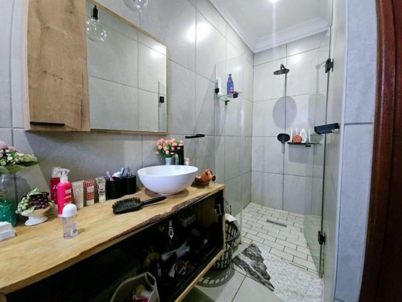 5 Bedroom Property for Sale in Kameeldrift East Gauteng