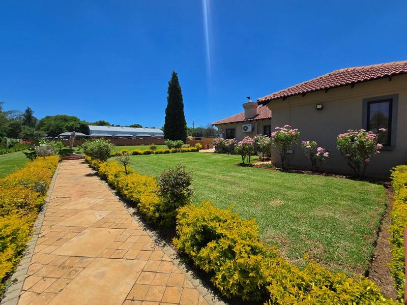 5 Bedroom Property for Sale in Kameeldrift East Gauteng