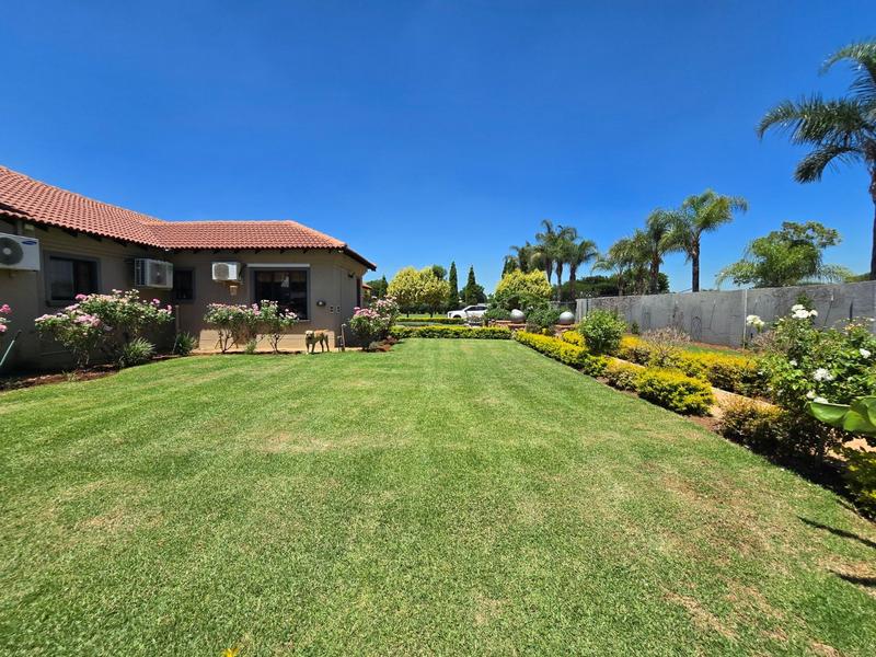 5 Bedroom Property for Sale in Kameeldrift East Gauteng