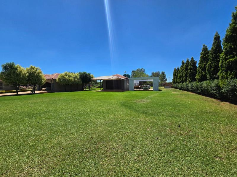 5 Bedroom Property for Sale in Kameeldrift East Gauteng