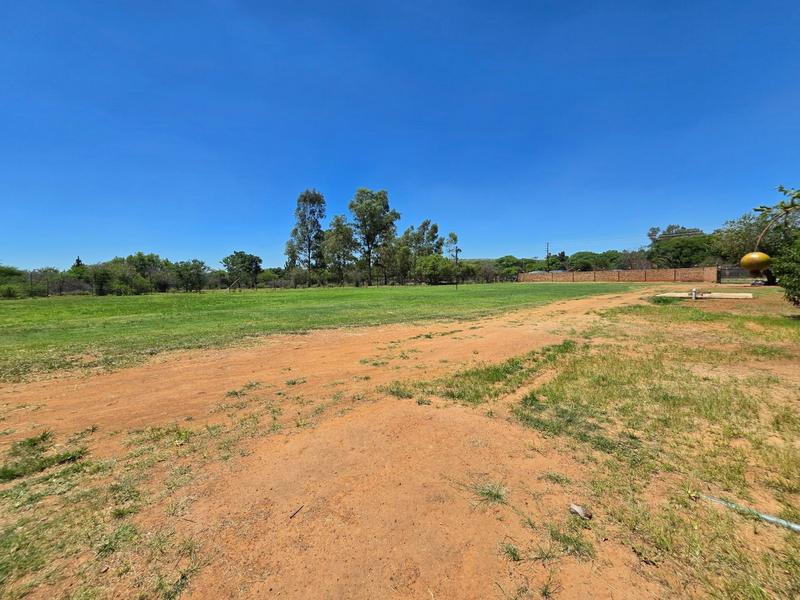 5 Bedroom Property for Sale in Kameeldrift East Gauteng